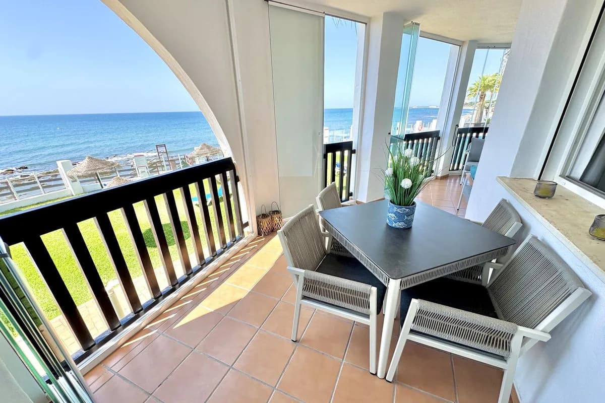 2 Bedroom Ground Floor Apartment for Sale in Calahonda, Málaga - Image 2