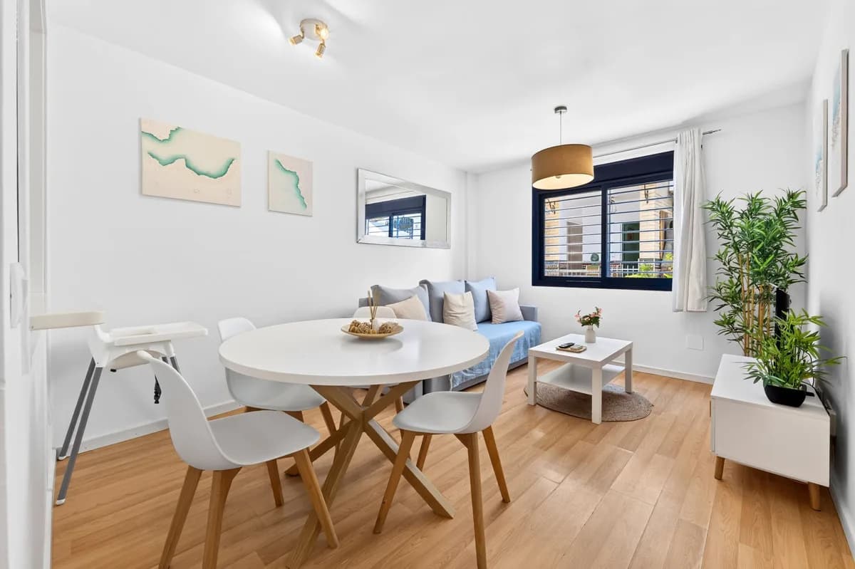 1 Bedroom Middle Floor Apartment for Sale in Pedregalejo, Málaga