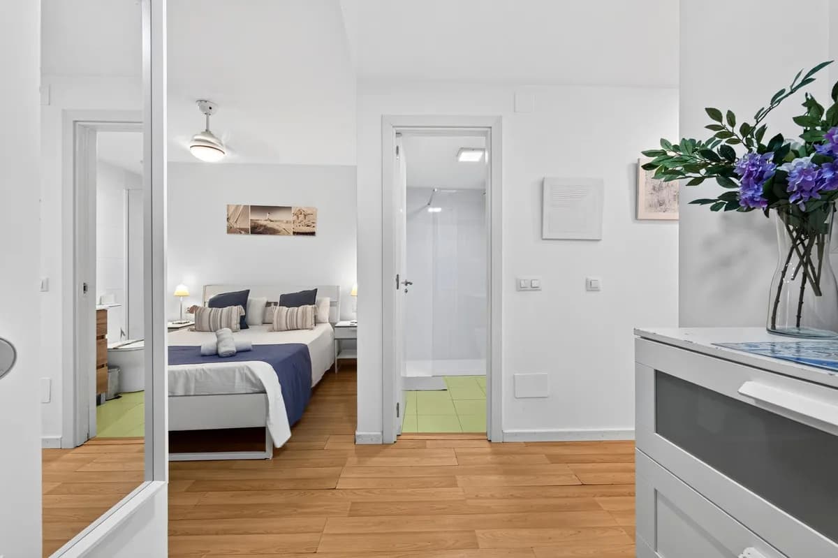 1 Bedroom Middle Floor Apartment for Sale in Pedregalejo, Málaga - Image 8