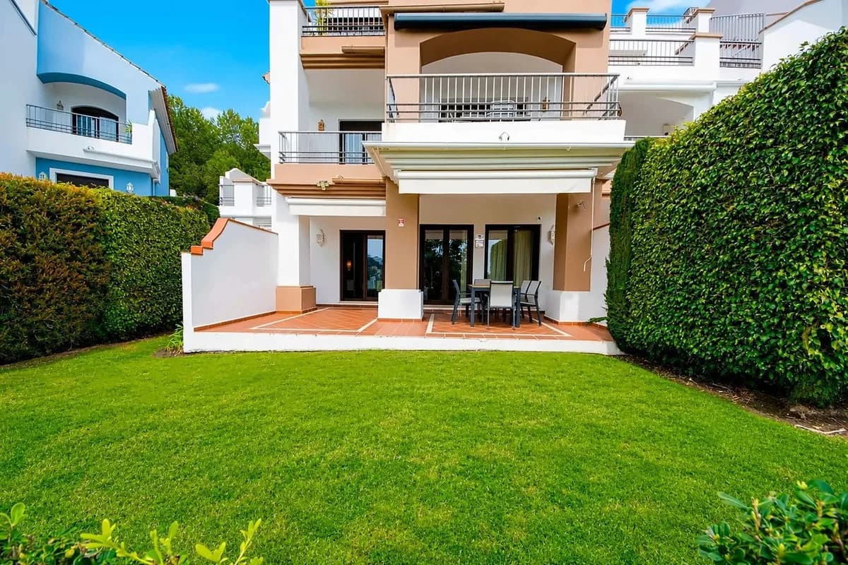 2 Bedroom Ground Floor Apartment for Sale in Los Arqueros, Málaga - Image 2