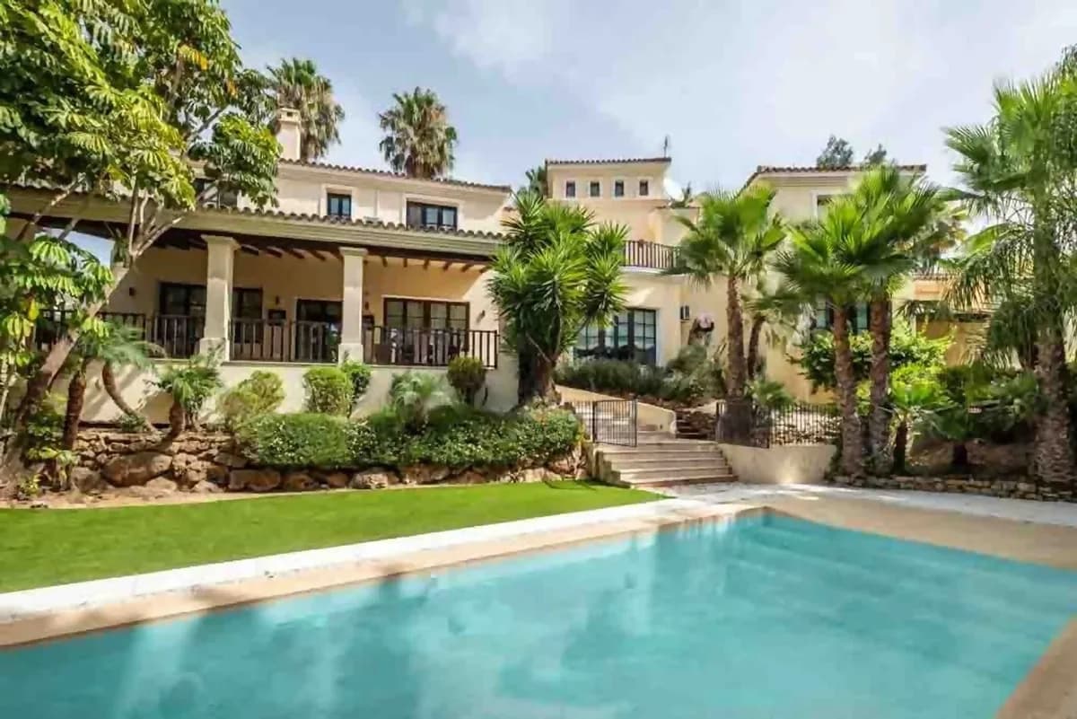 6 Bedroom Detached Villa for Sale in Sotogrande Alto, Cádiz