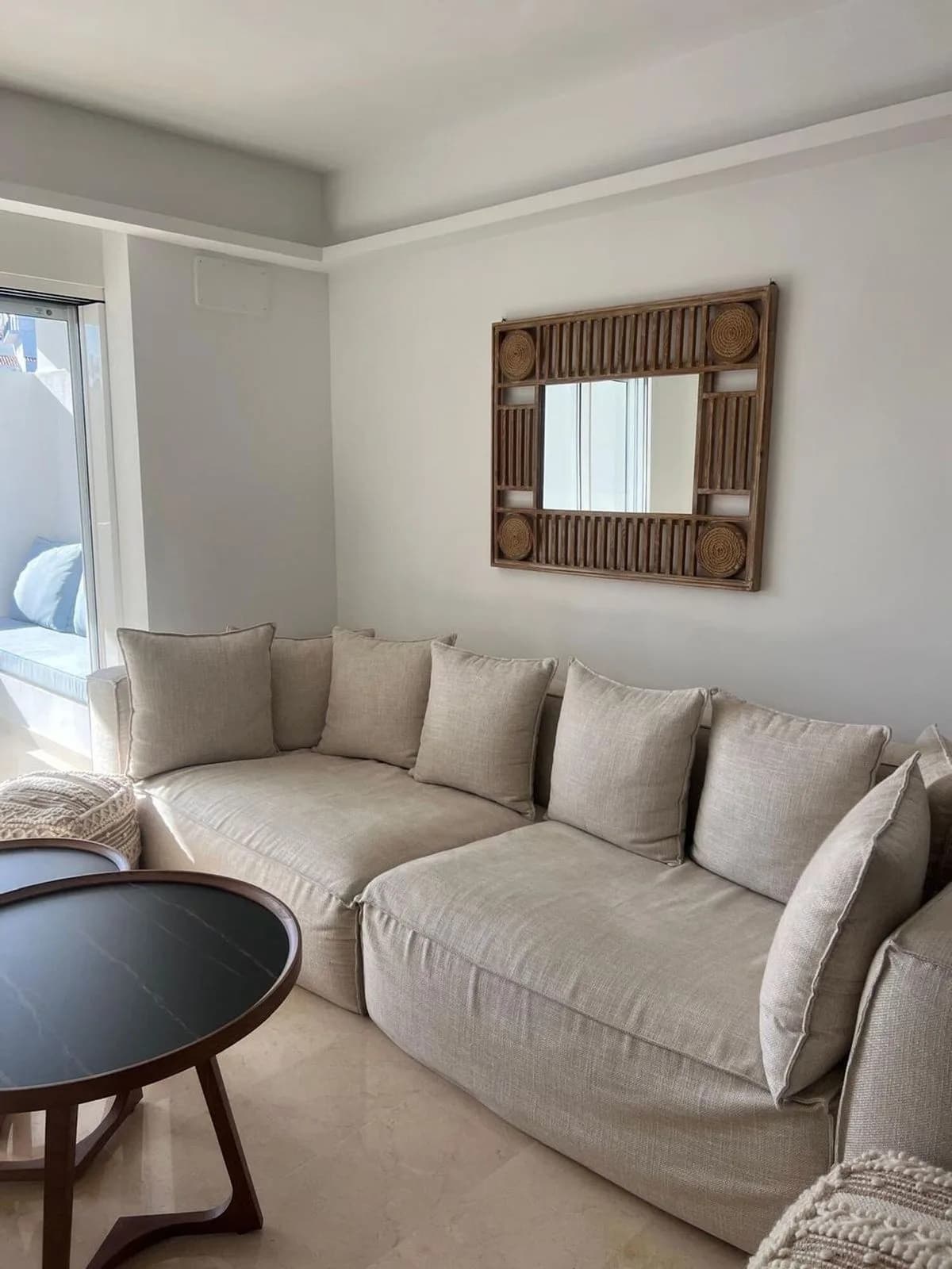 2 Bedroom Middle Floor Apartment for Sale in Puerto Banús, Málaga