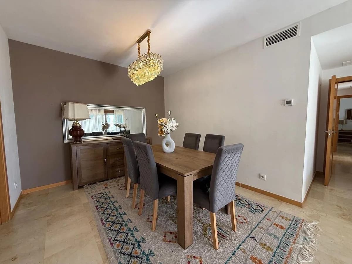 3 Bedroom Middle Floor Apartment for Sale in Altos de los Monteros, Málaga - Image 4