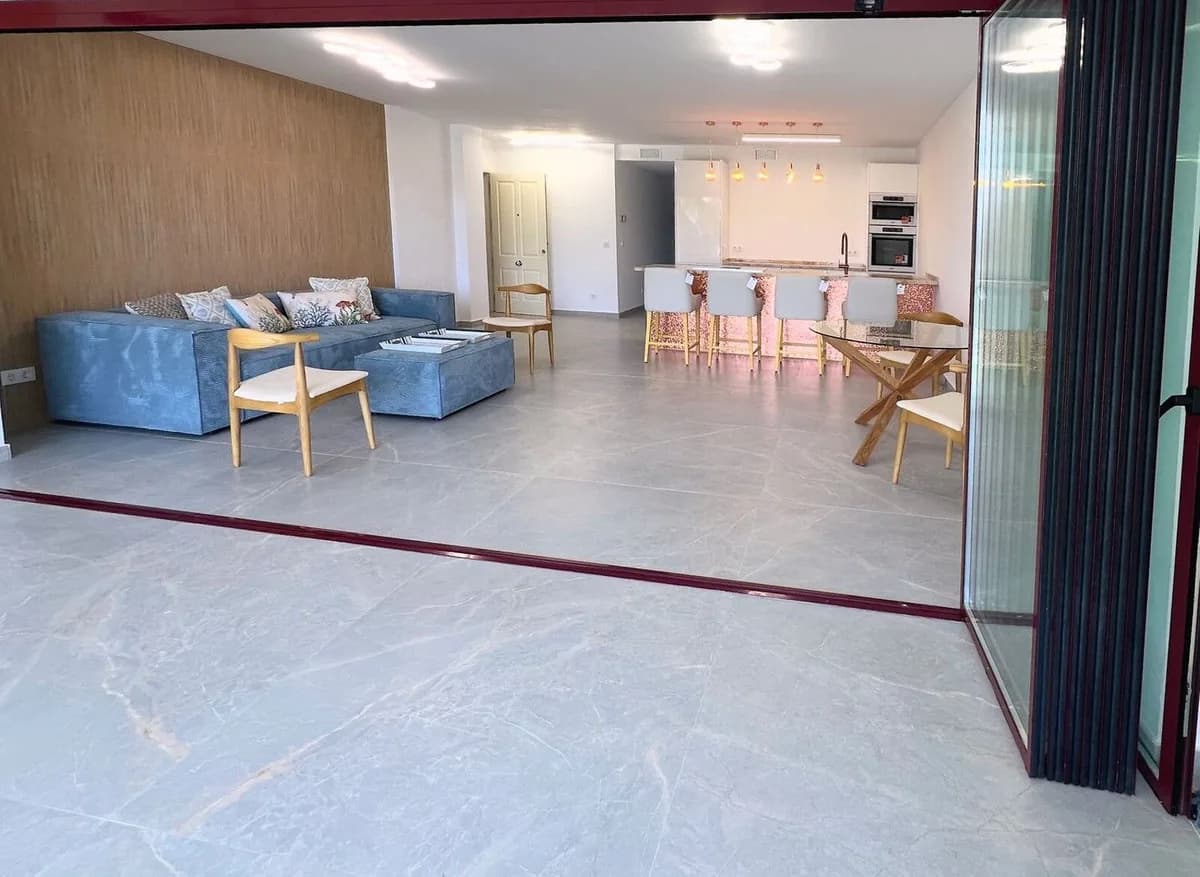 2 Bedroom Middle Floor Apartment for Sale in Sotogrande Marina, Cádiz - Image 5