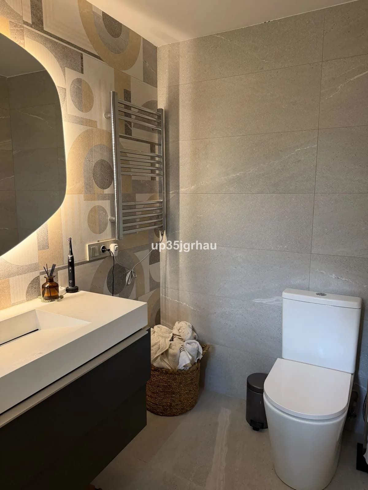 1 Bedroom Middle Floor Apartment for Sale in Estepona, Málaga - Image 5