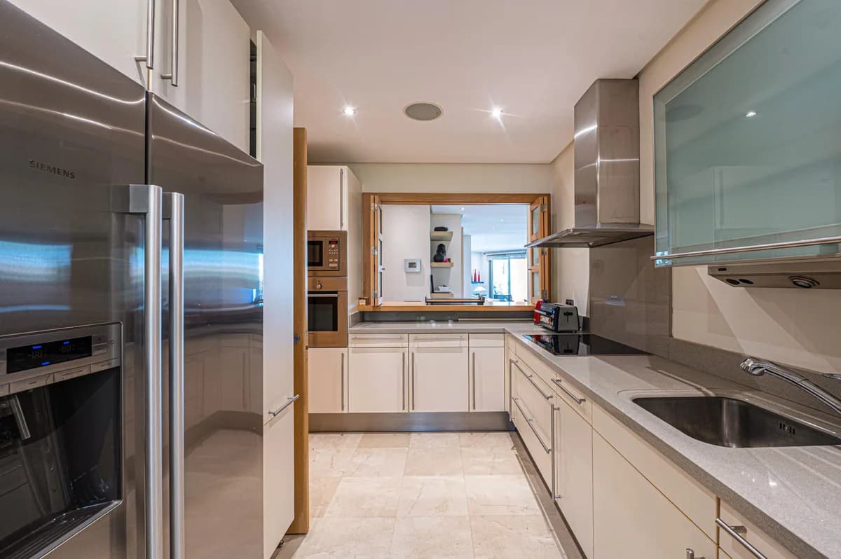 2 Bedroom Middle Floor Apartment for Sale in Sierra Blanca, Málaga - Image 8