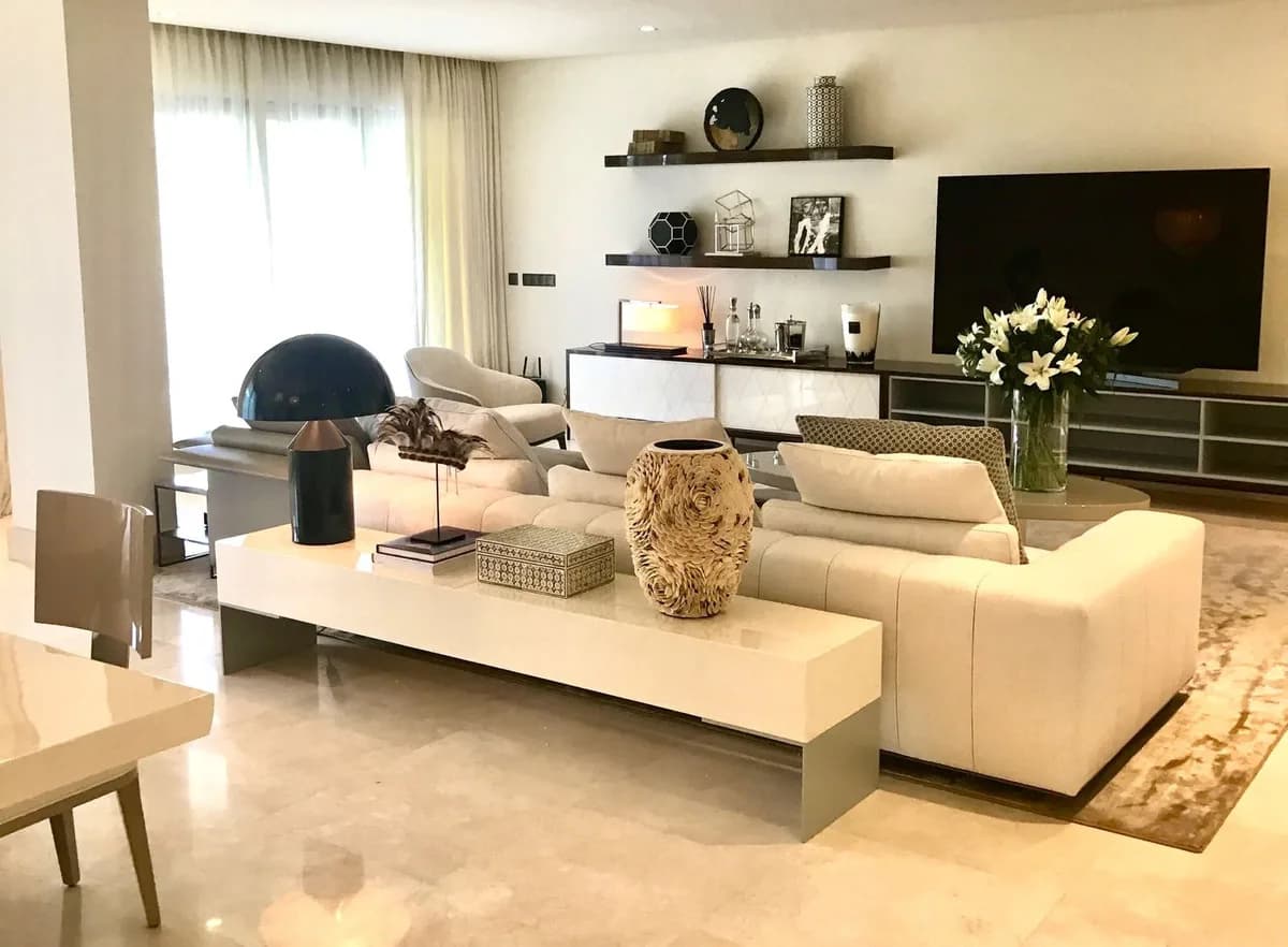 4 Bedroom Ground Floor Apartment for Sale in Estepona, Málaga - Image 3