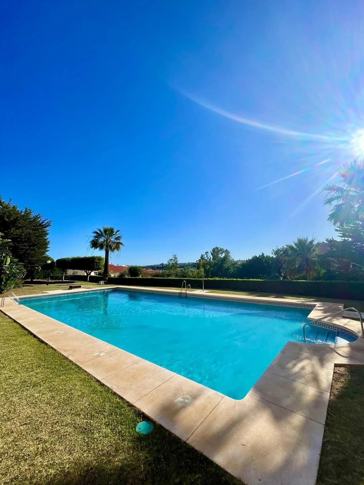 2 Bedroom Top Floor Apartment for Sale in Los Pacos, Málaga - Image 3