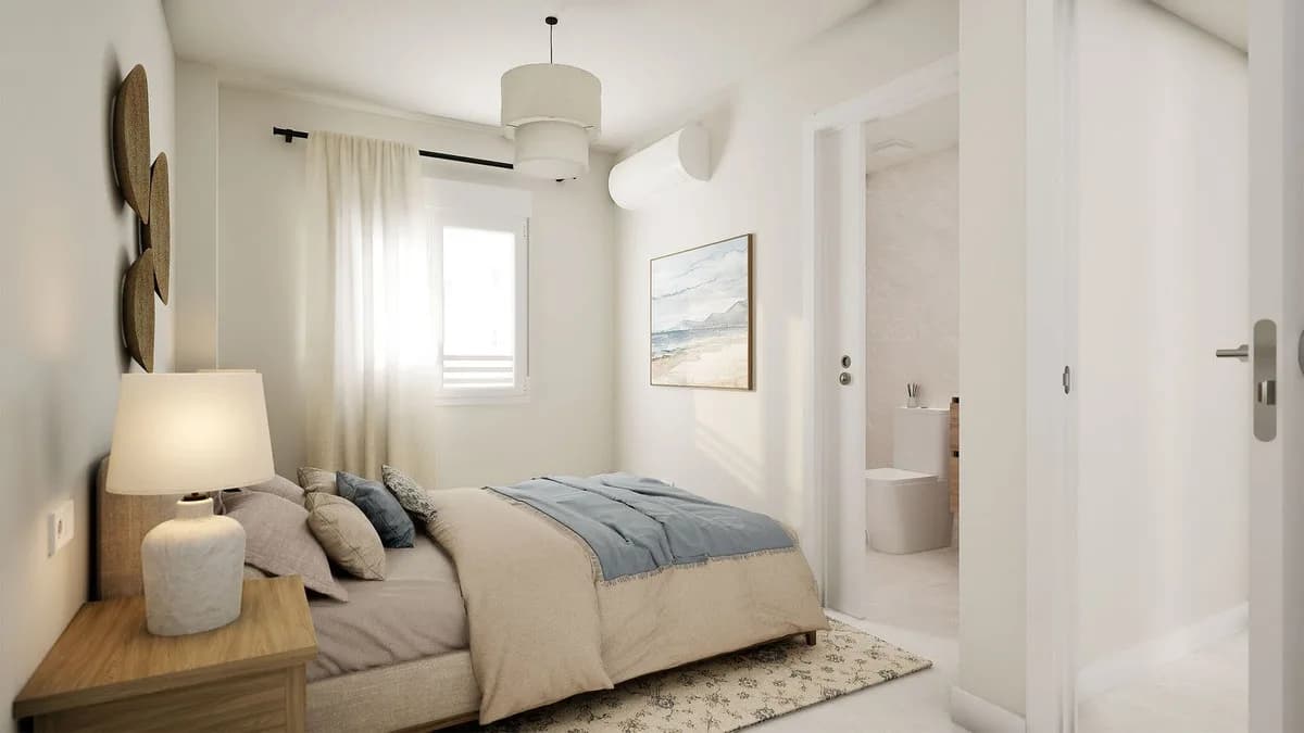 3 Bedroom Middle Floor Apartment for Sale in Fuengirola, Málaga - Image 8