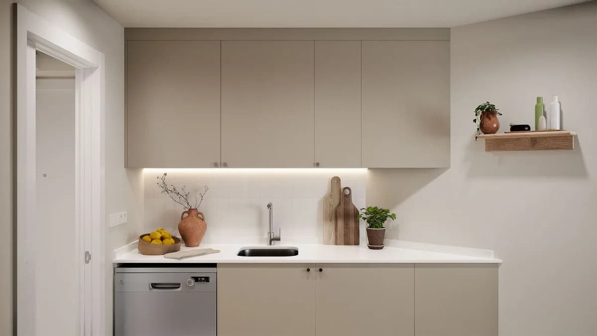3 Bedroom Middle Floor Apartment for Sale in Fuengirola, Málaga - Image 6