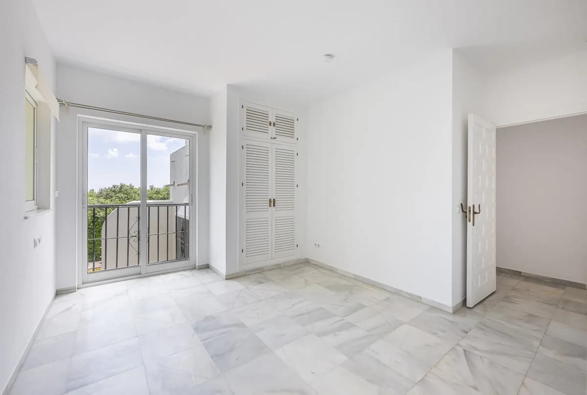 6 Bedroom Detached Villa for Sale in Sotogrande Alto, Cádiz - Image 6