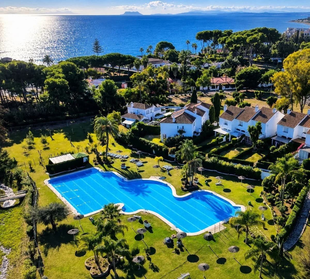 3 Bedroom Detached Villa for Sale in New Golden Mile, Málaga