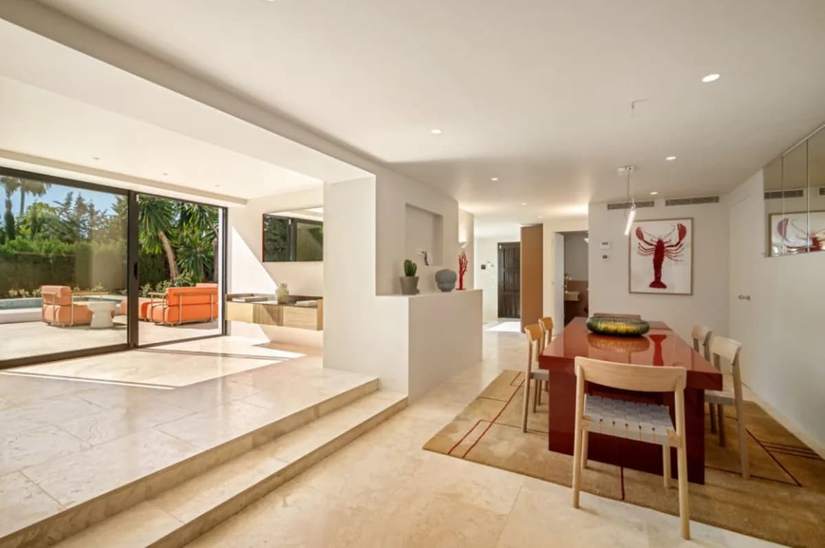 4 Bedroom Detached Villa for Sale in Nueva Andalucía, Málaga - Image 8