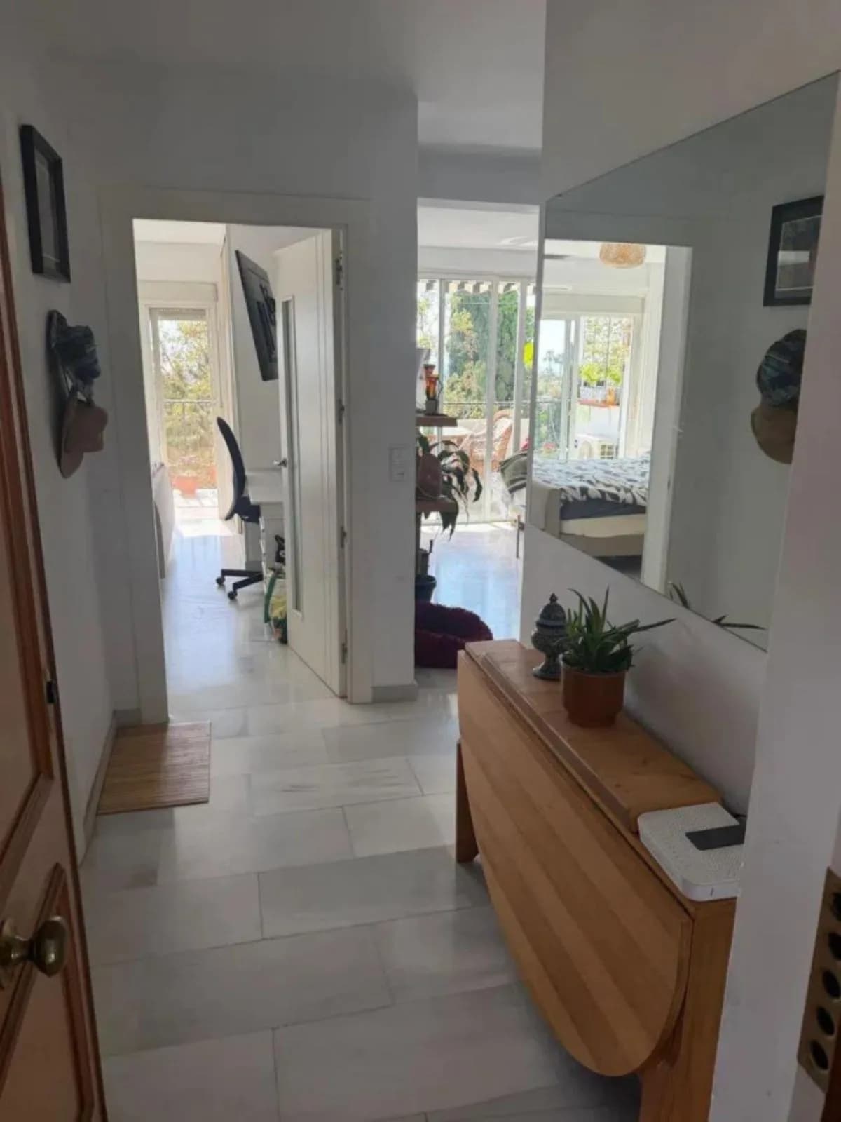 1 Bedroom Middle Floor Apartment for Sale in Marbella, Málaga - Image 7