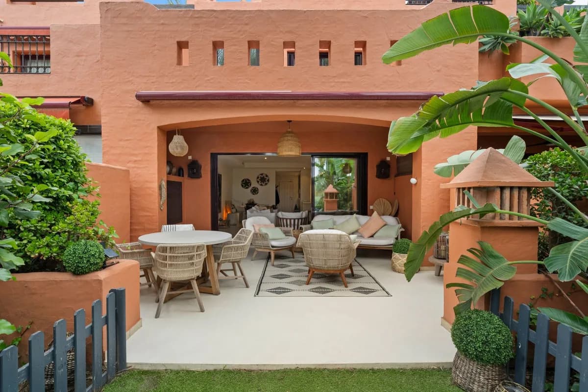 4 Bedroom Townhouse for Sale in The Golden Mile, Málaga