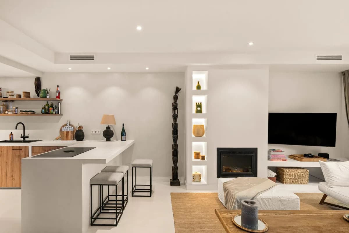 4 Bedroom Townhouse for Sale in The Golden Mile, Málaga - Image 7