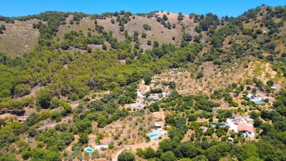 2 Bedroom Bungalow for Sale in Monda, Málaga - Image 2