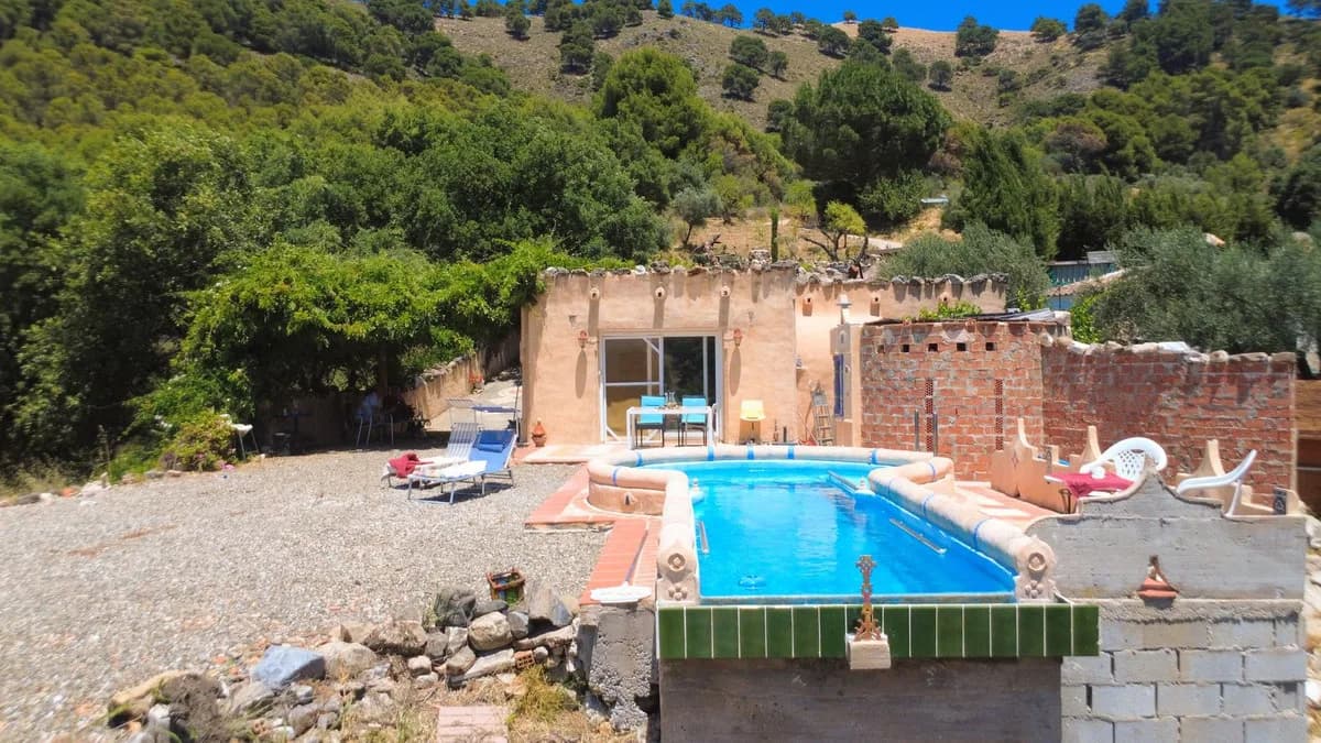 2 Bedroom Bungalow for Sale in Monda, Málaga - Image 4