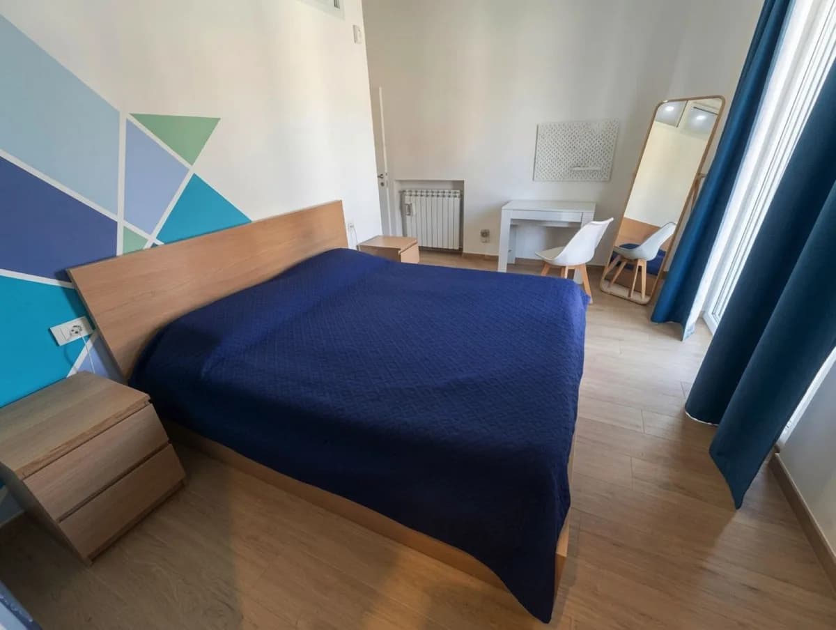 3 Bedroom Middle Floor Apartment for Sale in Marbella, Málaga - Image 4