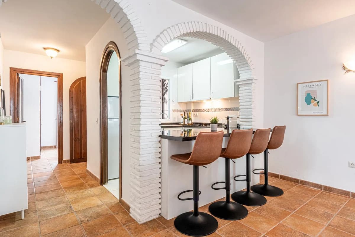 3 Bedroom Middle Floor Apartment for Sale in Riviera del Sol, Málaga - Image 6