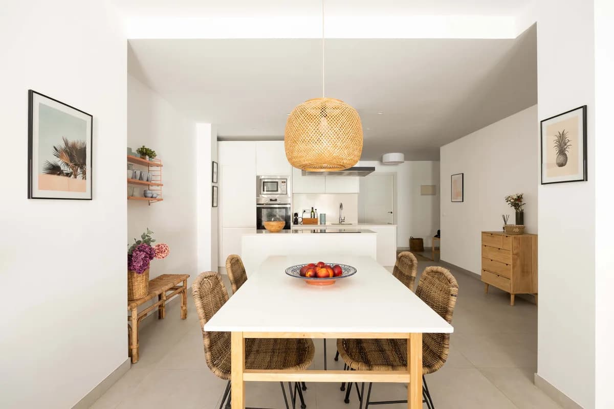 3 Bedroom Middle Floor Apartment for Sale in Nueva Andalucía, Málaga - Image 8