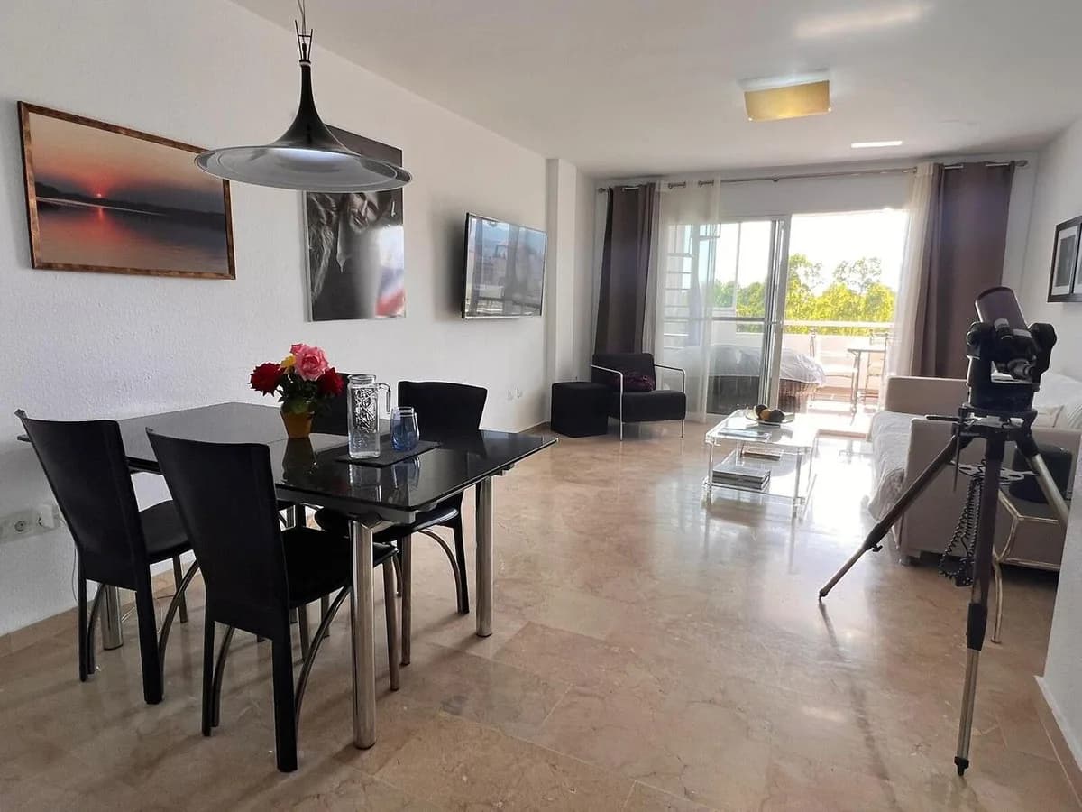 2 Bedroom Penthouse for Sale in Estepona, Málaga - Image 4