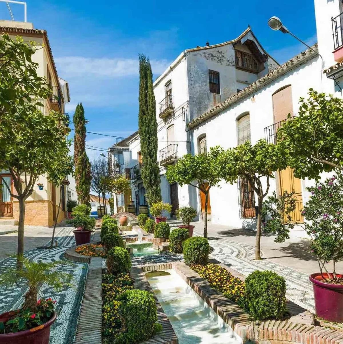 3 Bedroom Semi-Detached House for Sale in Estepona, Málaga - Image 3