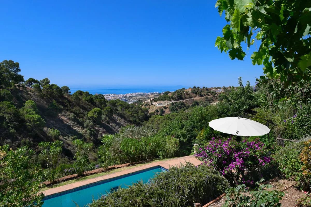 3 Bedroom Detached Villa for Sale in Estepona, Málaga
