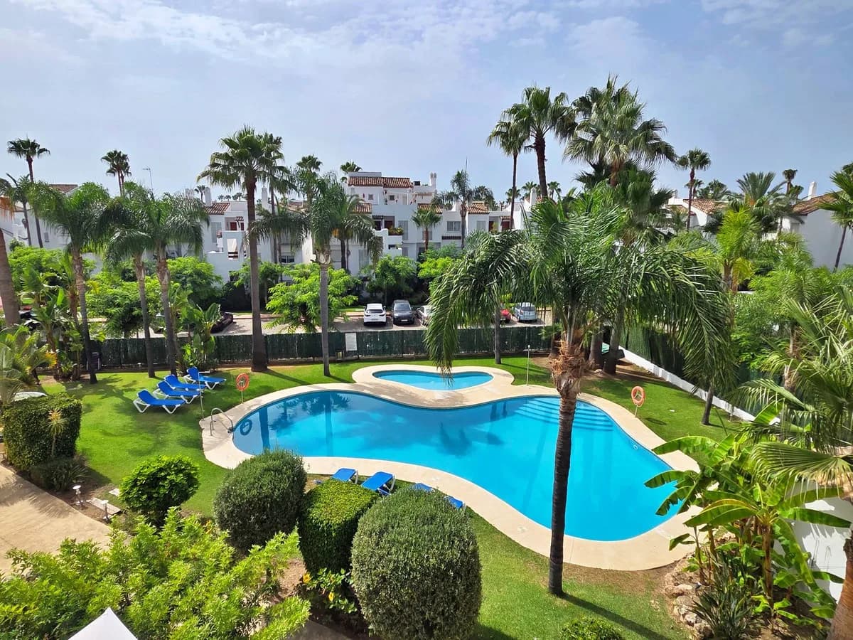 2 Bedroom Middle Floor Apartment for Sale in Costalita, Málaga