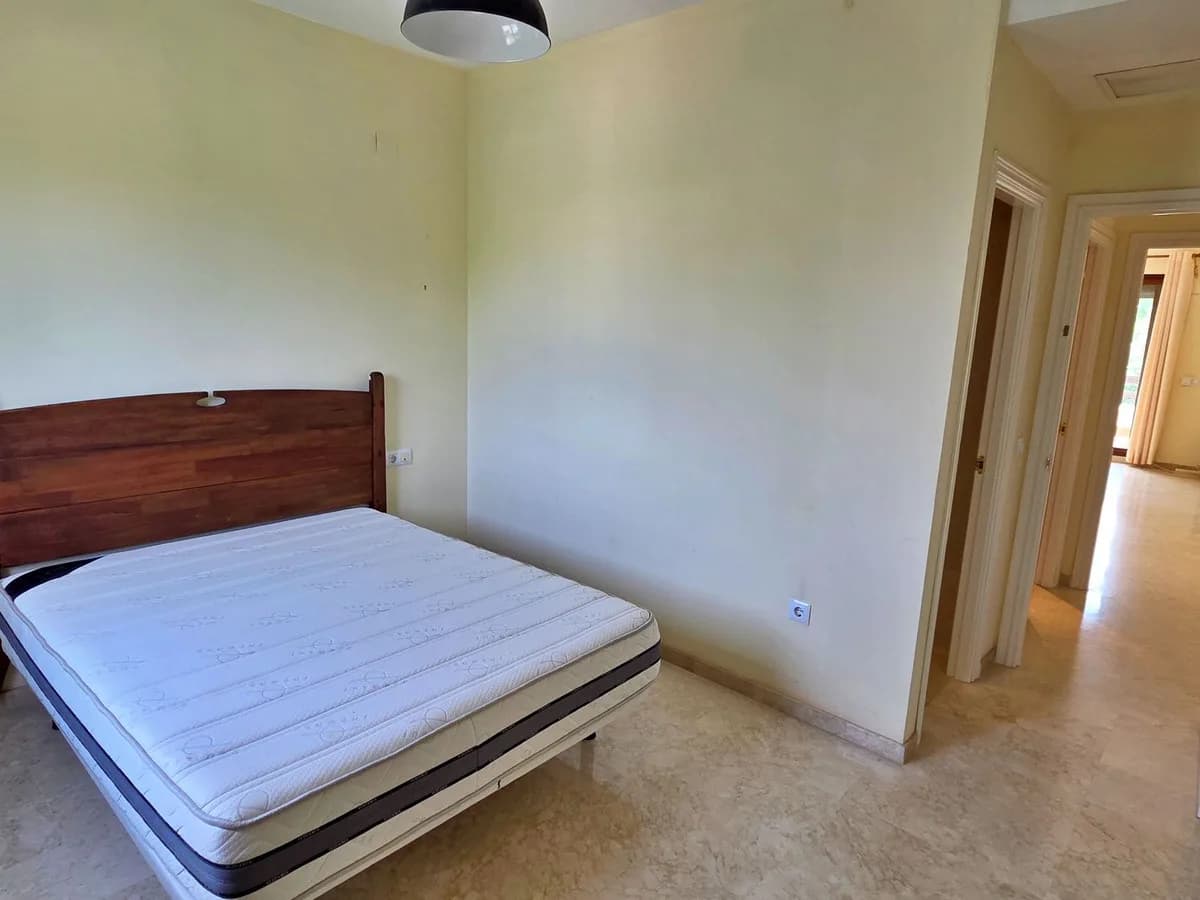 2 Bedroom Middle Floor Apartment for Sale in Costalita, Málaga - Image 9