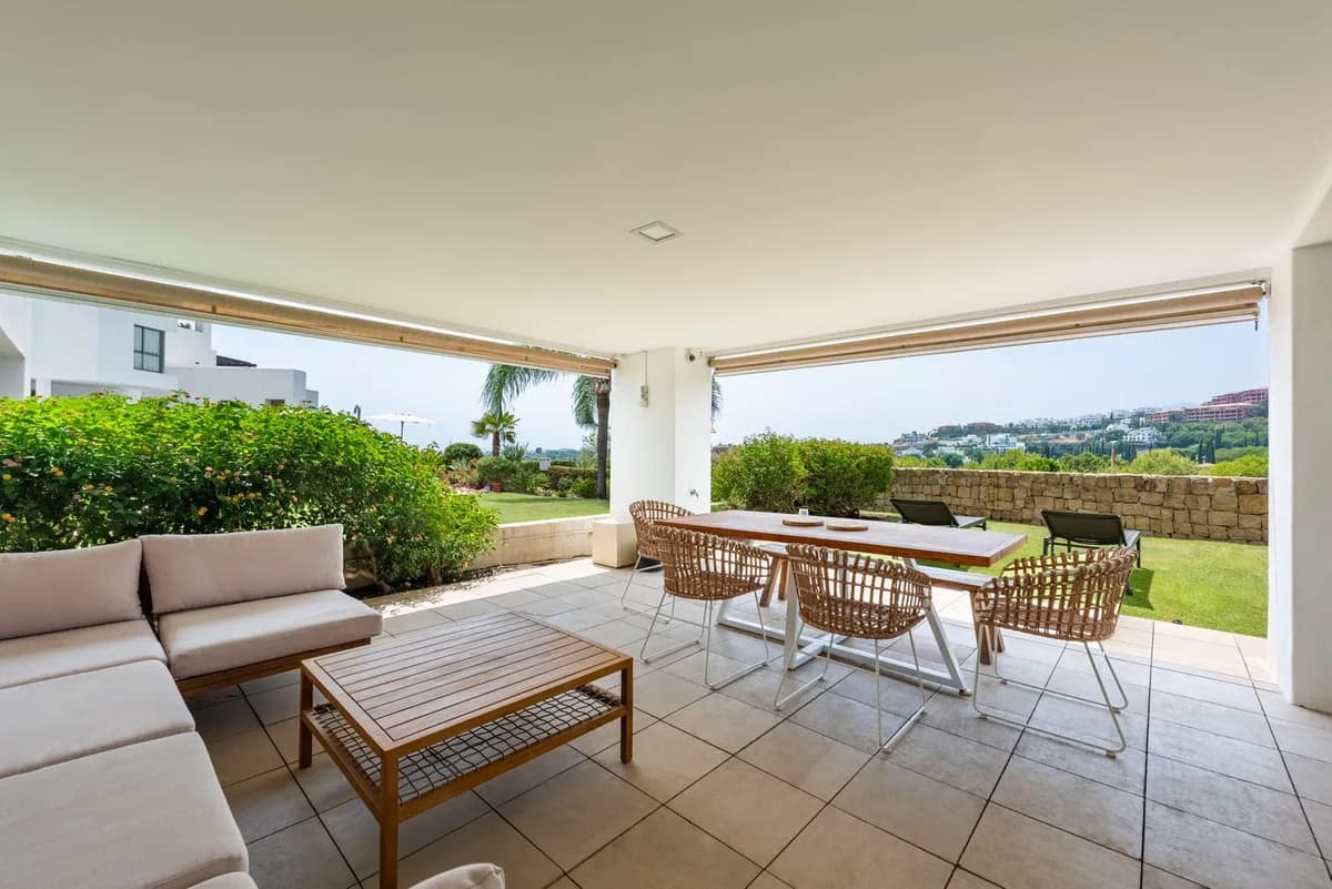 2 Bedroom Ground Floor Apartment for Sale in Los Flamingos, Málaga - Image 3