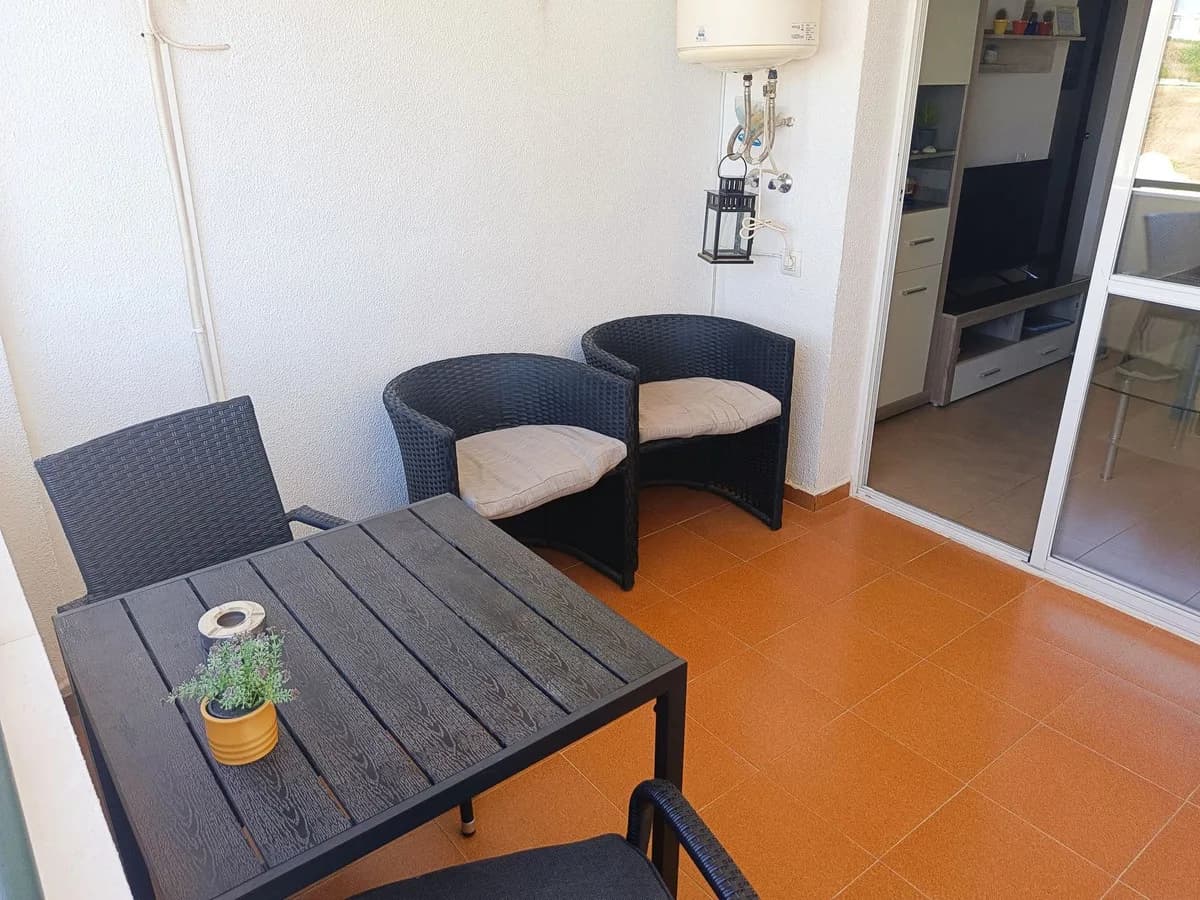 2 Bedroom Middle Floor Apartment for Sale in Benalmadena Costa, Málaga - Image 5
