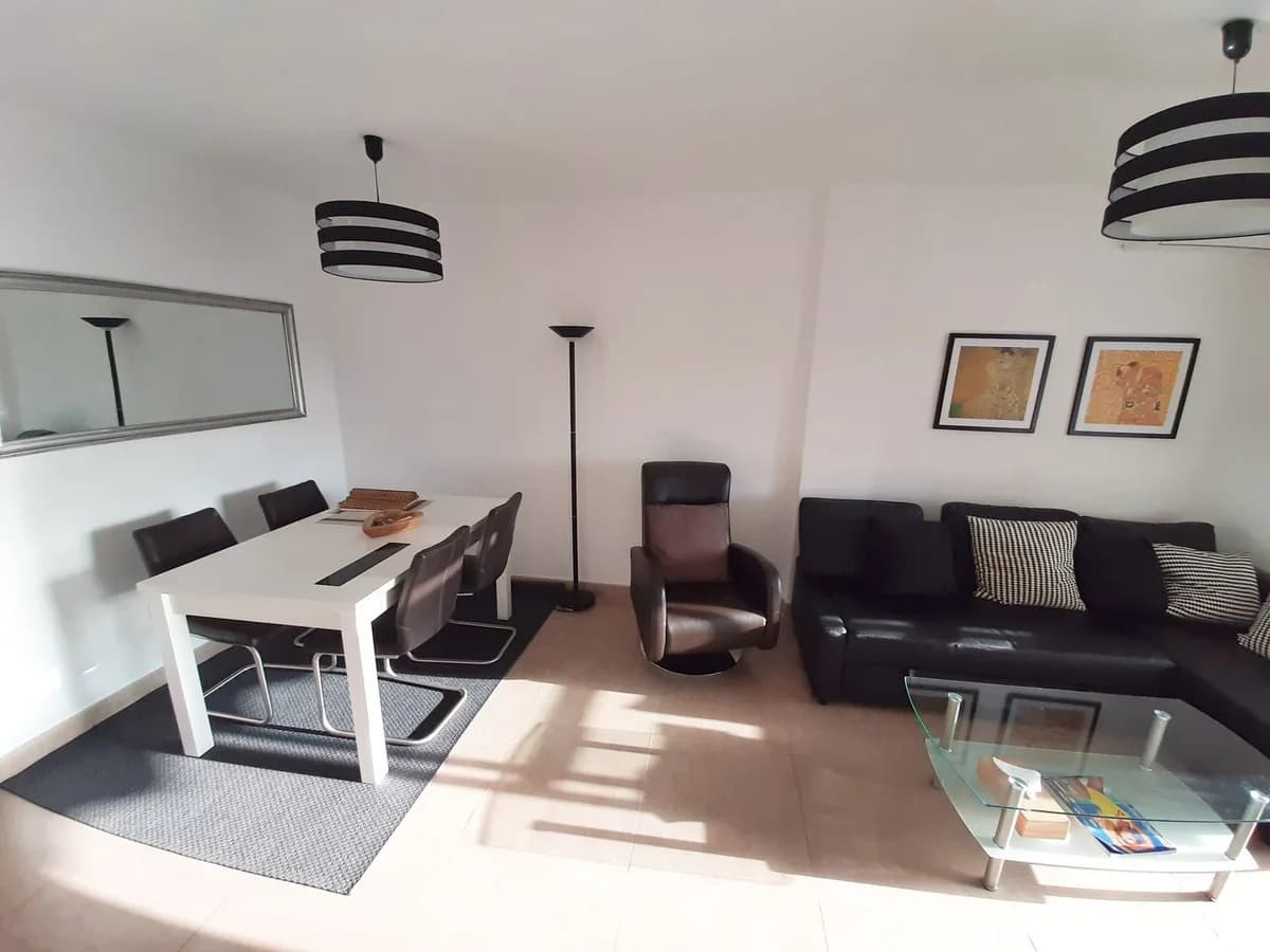 2 Bedroom Middle Floor Apartment for Sale in Benalmadena Costa, Málaga - Image 9