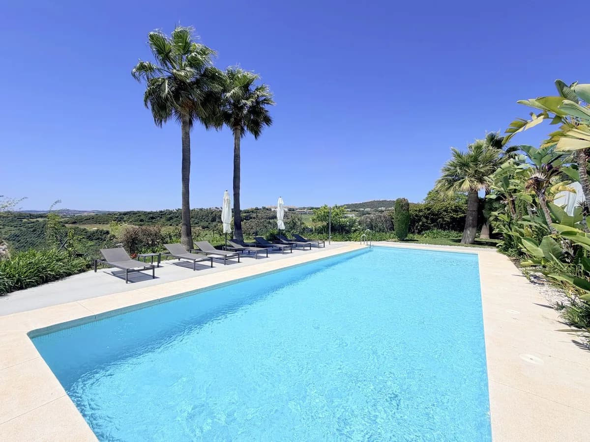 3 Bedroom Penthouse for Sale in Casares Playa, Málaga - Image 5