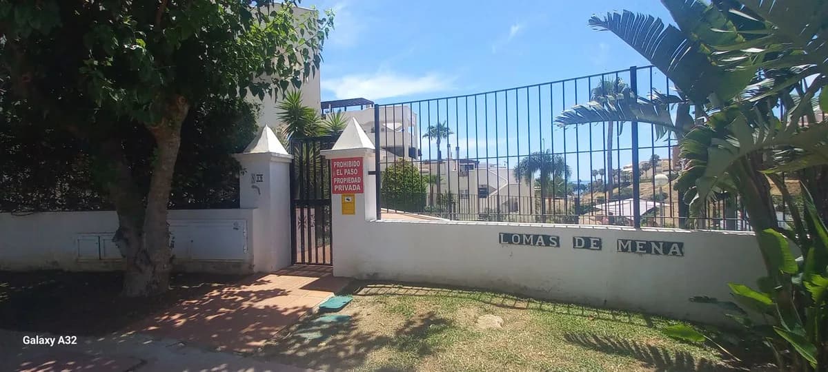 3 Bedroom Ground Floor Apartment for Sale in Benalmadena Costa, Málaga - Image 2