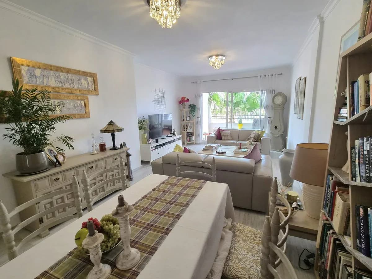 3 Bedroom Middle Floor Apartment for Sale in Alhaurin Golf, Málaga - Image 7