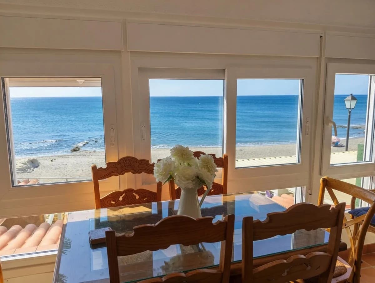 1 Bedroom Middle Floor Apartment for Sale in Torreguadiaro, Cádiz