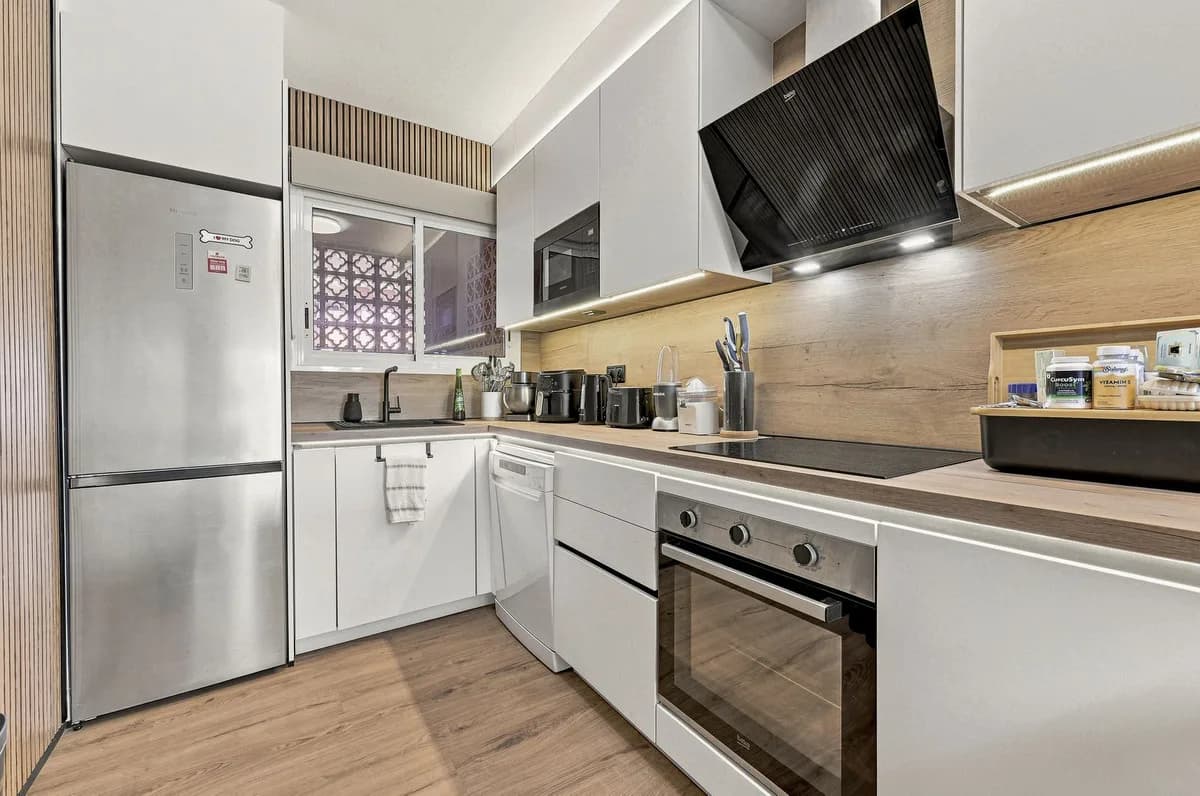 2 Bedroom Middle Floor Apartment for Sale in Reserva de Marbella, Málaga - Image 6