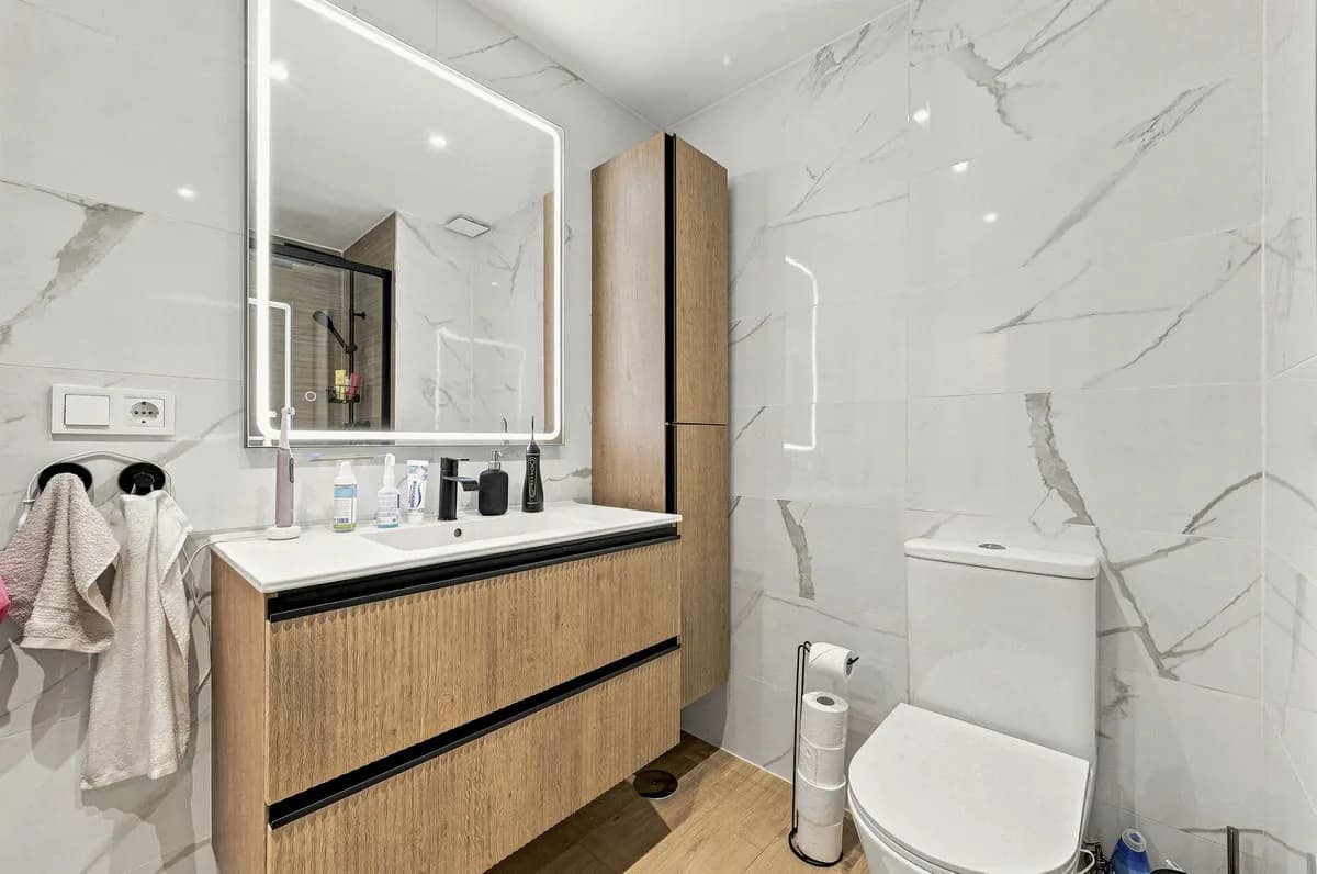 2 Bedroom Middle Floor Apartment for Sale in Reserva de Marbella, Málaga - Image 9
