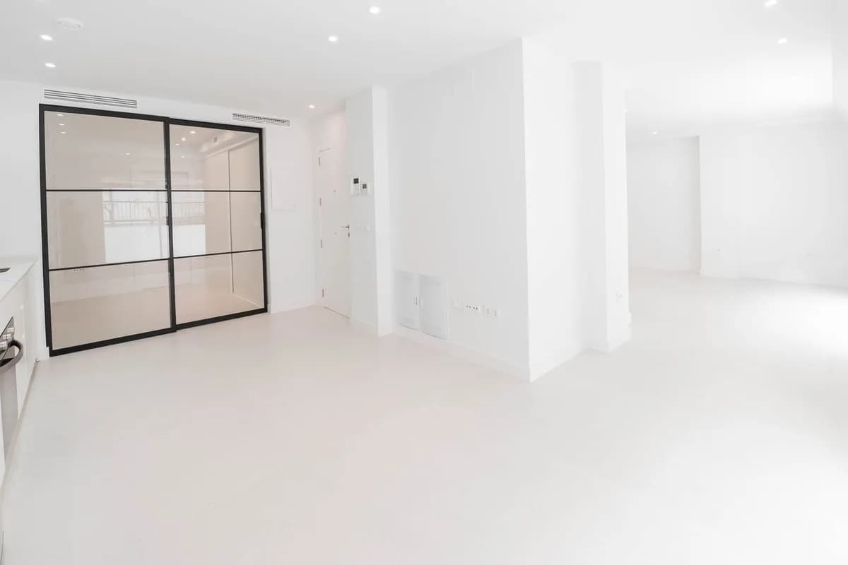 2 Bedroom Penthouse for Sale in Los Boliches, Málaga - Image 6