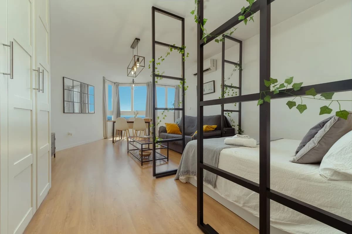 Middle Floor Studio for Sale in Calahonda, Málaga - Image 3