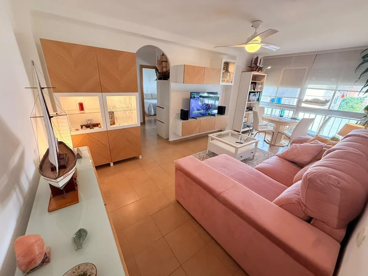 3 Bedroom Middle Floor Apartment for Sale in Torremolinos, Málaga