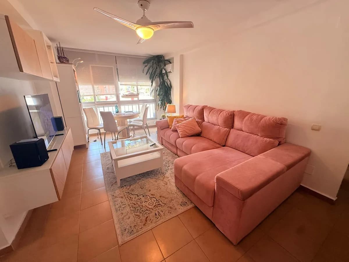3 Bedroom Middle Floor Apartment for Sale in Torremolinos, Málaga - Image 5