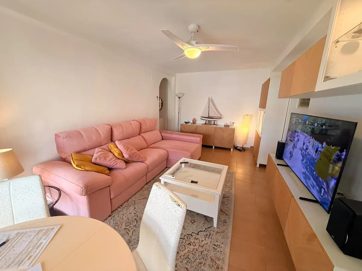 3 Bedroom Middle Floor Apartment for Sale in Torremolinos, Málaga - Image 6