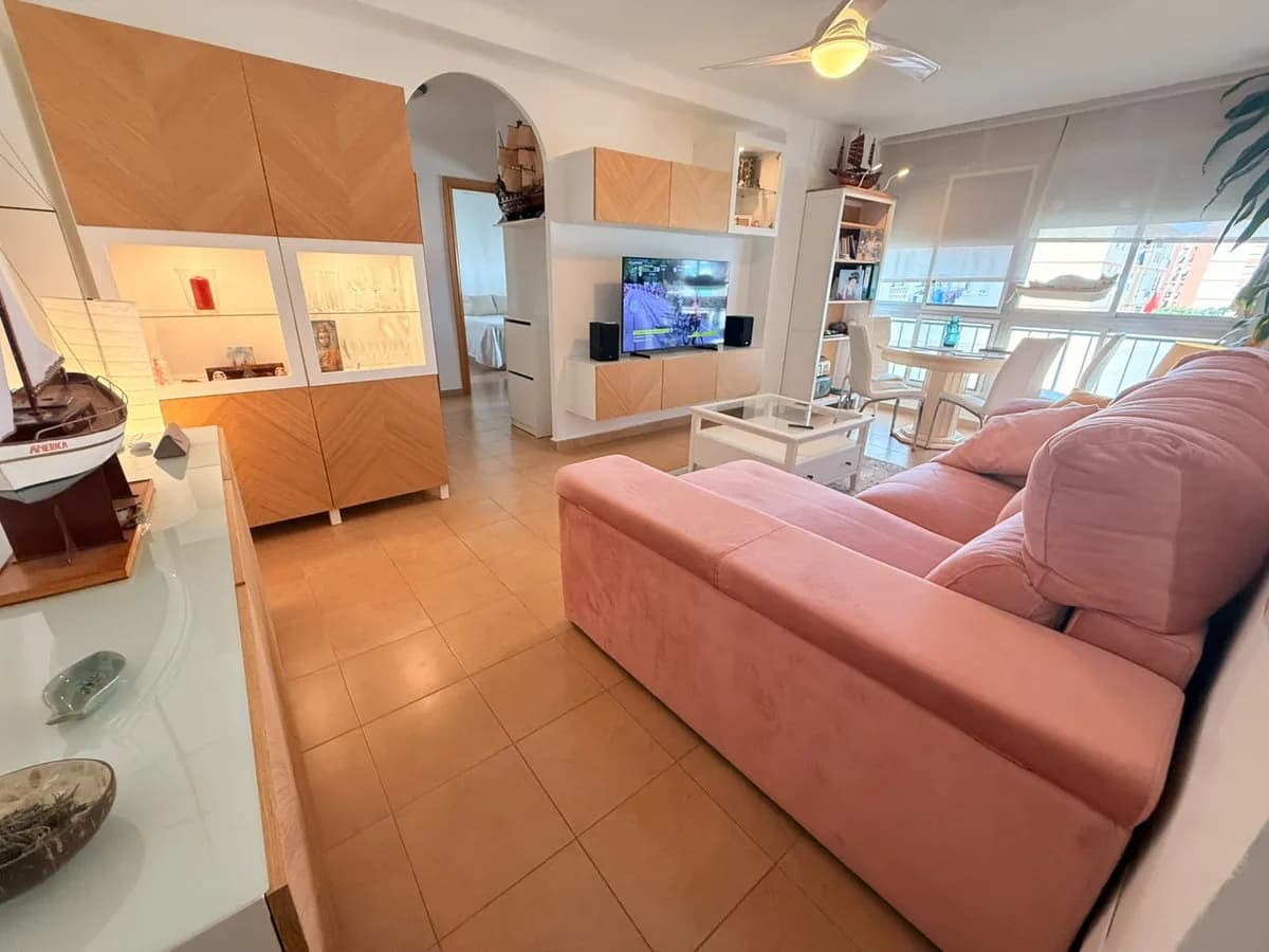 3 Bedroom Middle Floor Apartment for Sale in Torremolinos, Málaga - Image 7