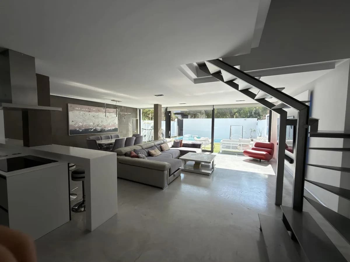 3 Bedroom Semi-Detached House for Sale in Marbella, Málaga - Image 9