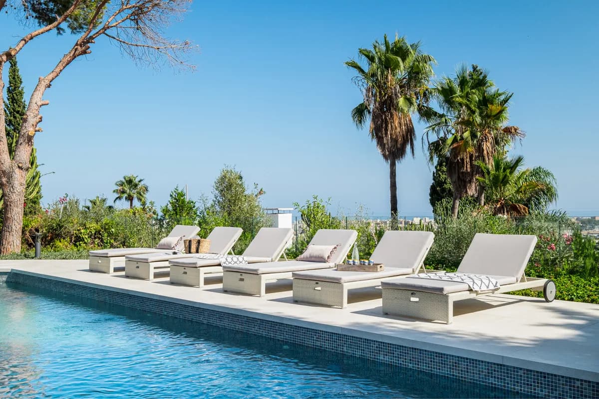 6 Bedroom Detached Villa for Sale in Sierrezuela, Málaga - Image 7