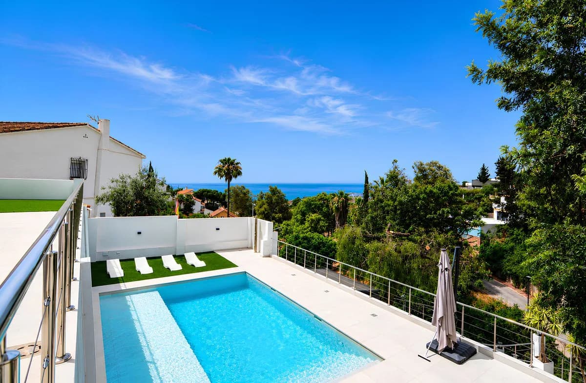 3 Bedroom Detached Villa for Sale in Torreblanca, Málaga - Image 2