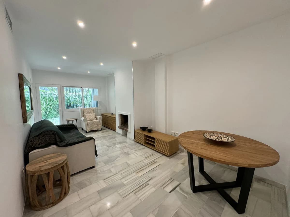 2 Bedroom Ground Floor Apartment for Sale in The Golden Mile, Málaga - Image 5