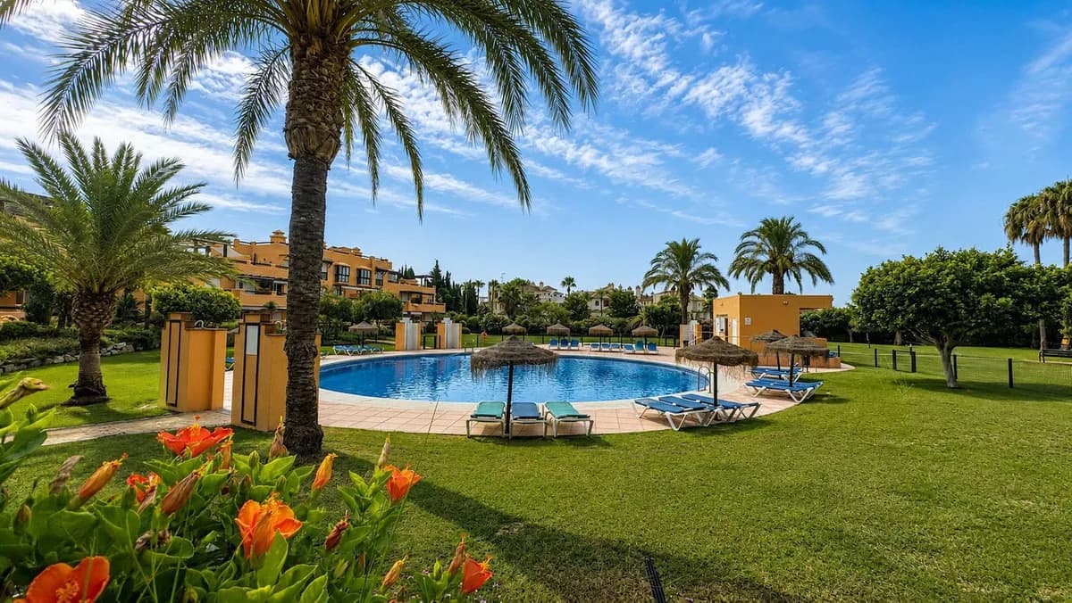 2 Bedroom Penthouse for Sale in Casares Playa, Málaga - Image 2